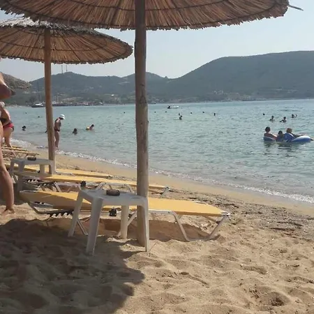 елена * Néa Péramos