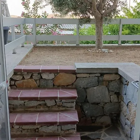 елена * Néa Péramos