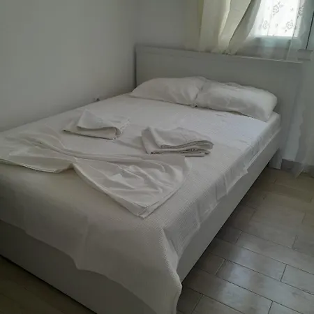 елена Apartment Néa Péramos