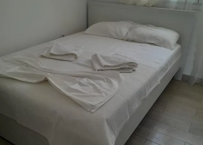 елена 公寓 Néa Péramos